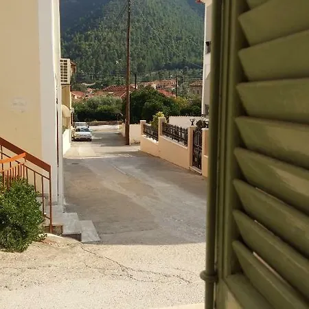 Effis Kamara Curved House Apartamento Leonídion